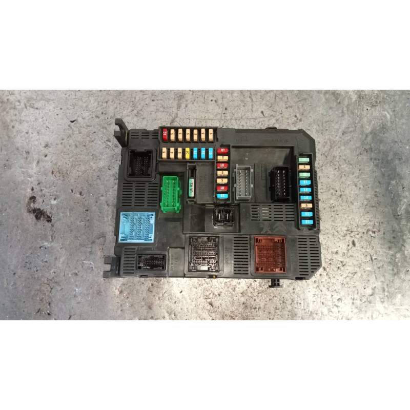 Recambio de caja reles / fusibles para peugeot 2008 (--.2013) gt line referencia OEM IAM 9819850080 BSIN0300 2016