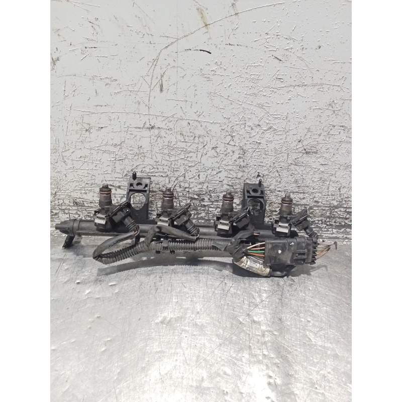 Recambio de rampa inyectora para renault clio iii exception referencia OEM IAM 8200367230  