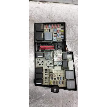 CAJA RELES / FUSIBLES AV6T14K733FEA 0217AV6T14K733FEA 2010