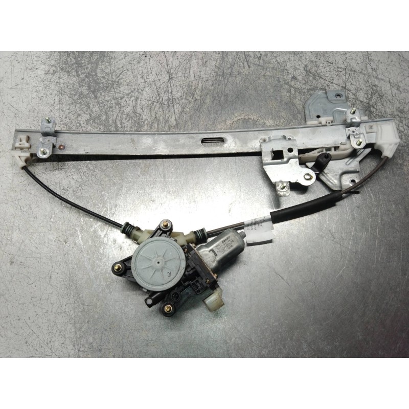 Recambio de elevalunas trasero izquierdo para kia carnival ii 2.9 crdi lx referencia OEM IAM 824504D020 2621003600 5P