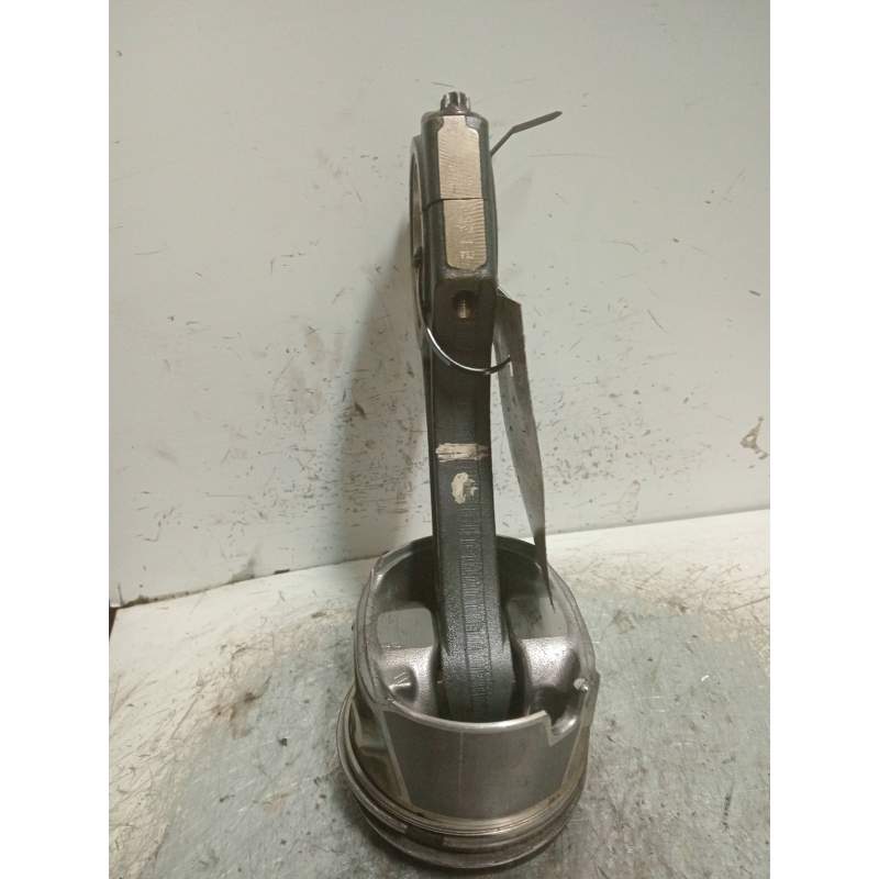 Recambio de piston para mercedes-benz vito kombi (639) 113 cdi crew lang (639.603) referencia OEM IAM 21253  