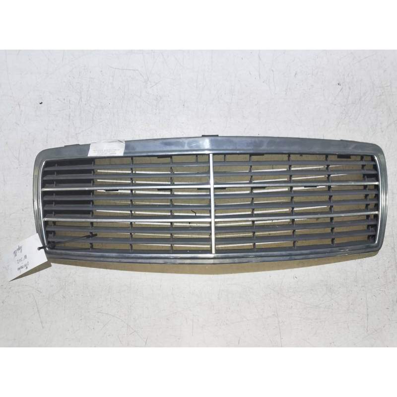 Recambio de rejilla delantera para mercedes-benz clase c (w202) berlina 250 diesel (202.125) referencia OEM IAM   