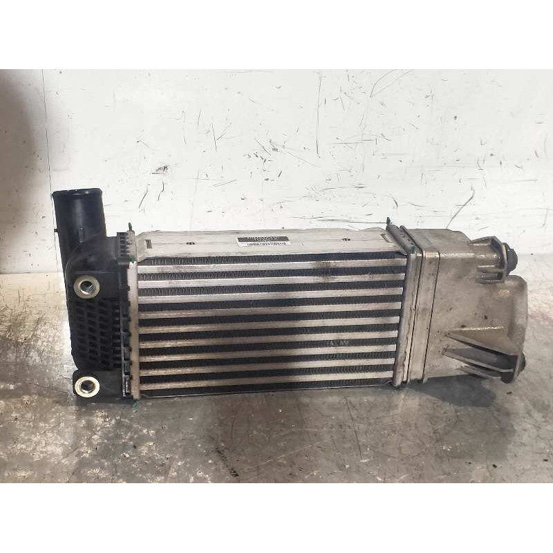 Recambio de intercooler para toyota auris active referencia OEM IAM JD1271005350 0N150 8E8451003 