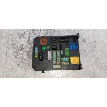 CAJA RELES / FUSIBLES 9806687880 BSIQ0301 S180204003B