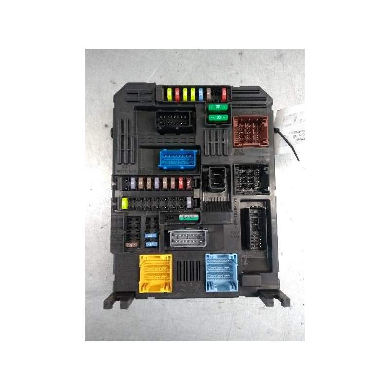 Recambio de caja reles / fusibles para citroën c3 shine referencia OEM IAM 981985128001 BSI EL3 CEM00 2851601102 28550129