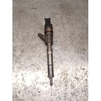 INYECTOR 236700N030 BOSCH 0445110262