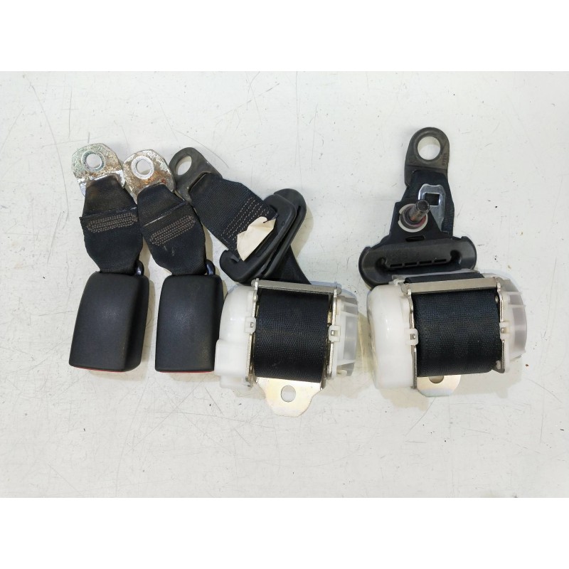 Recambio de juego cinturones trasero para toyota aygo (kgb/wnb) 1.0 cat referencia OEM IAM   3P