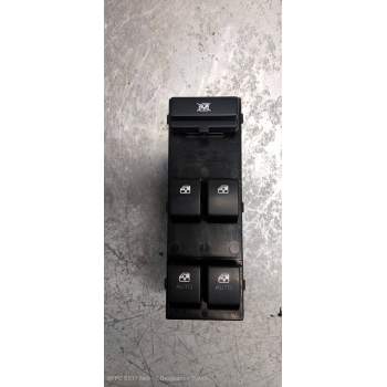 MANDO ELEVALUNAS DELANTERO IZQUIERDO 935701H120 