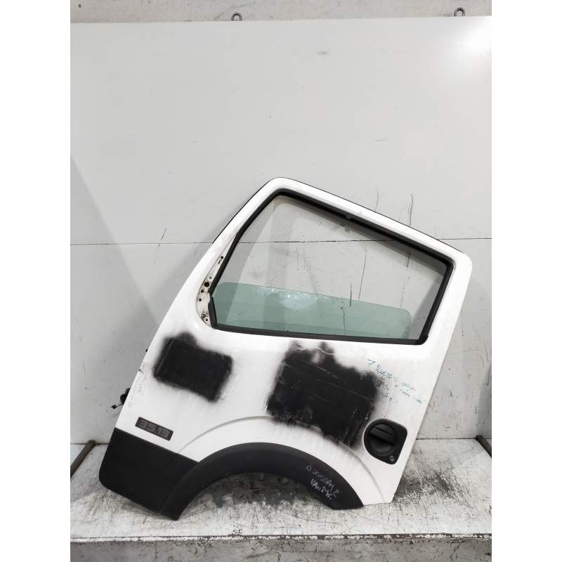 Recambio de puerta delantera izquierda para nissan cabstar 09.06 referencia OEM IAM  2P 2006