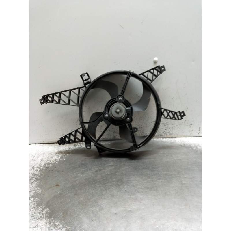 Recambio de electroventilador para renault clio iii exception referencia OEM IAM 8200748438 12G 2005