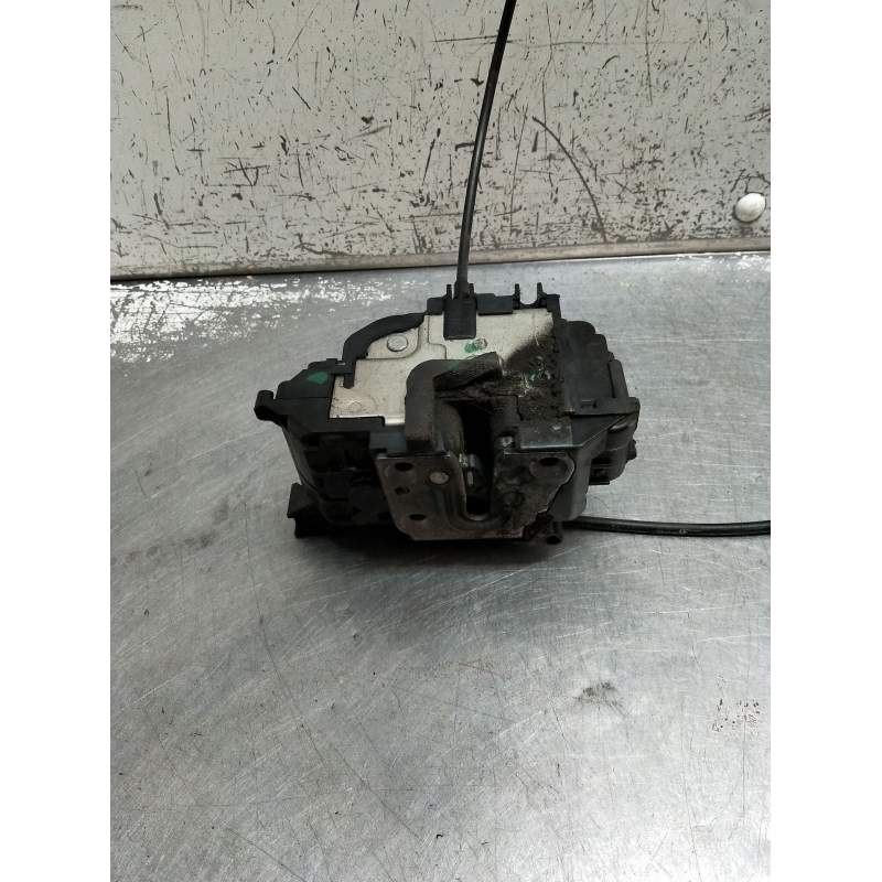 Recambio de motor cierre centralizado delantero derecho para renault clio iii exception referencia OEM IAM  5P 05