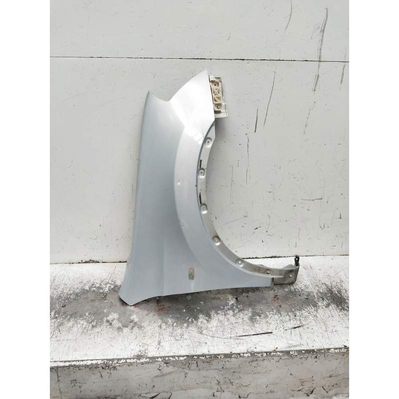 Recambio de aleta delantera derecha para nissan qashqai (j10) acenta referencia OEM IAM   J10/2007