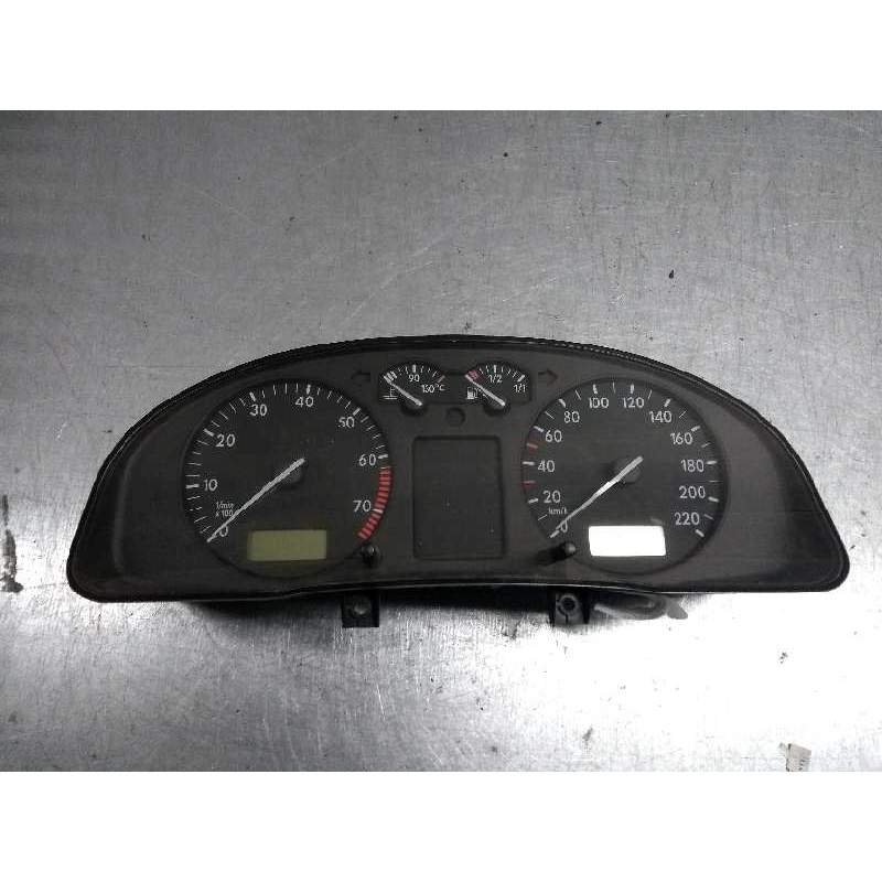 Recambio de cuadro instrumentos para volkswagen passat berlina (3b2) 1.6 referencia OEM IAM   1997