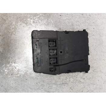 CAJA RELES / FUSIBLES 8200525384 S118400150D 2003