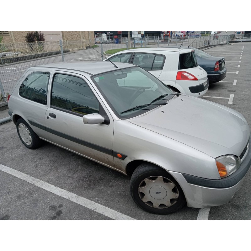 ford fiesta berlina (dx) del año 2002