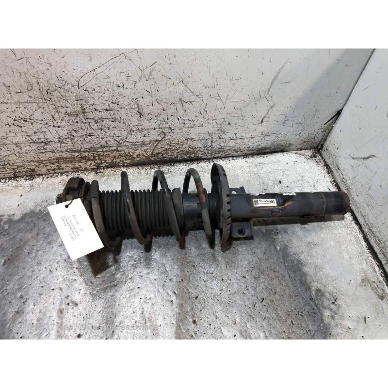 Recambio de amortiguador delantero derecho para volkswagen polo (9n1) highline referencia OEM IAM 6Q0413031CD  