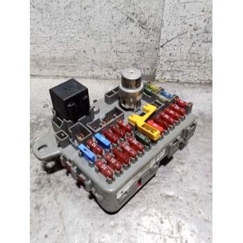 CAJA RELES / FUSIBLES 52010268D YWC104500 