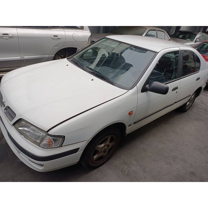 nissan primera berlina (p11) del año 1996