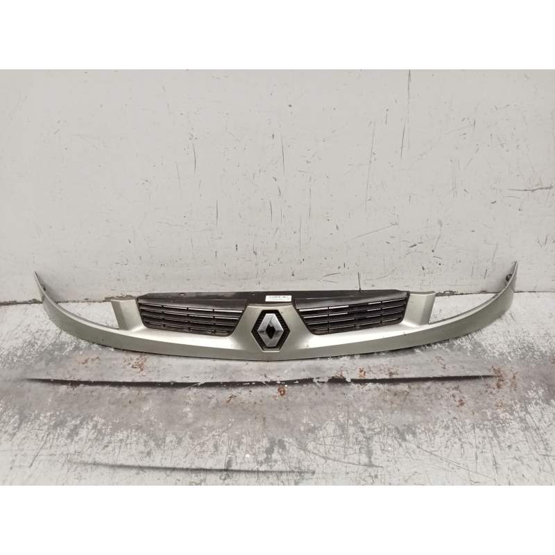 Recambio de rejilla delantera para renault kangoo (kc0/1_) 1.5 dci (kc07) referencia OEM IAM   2003