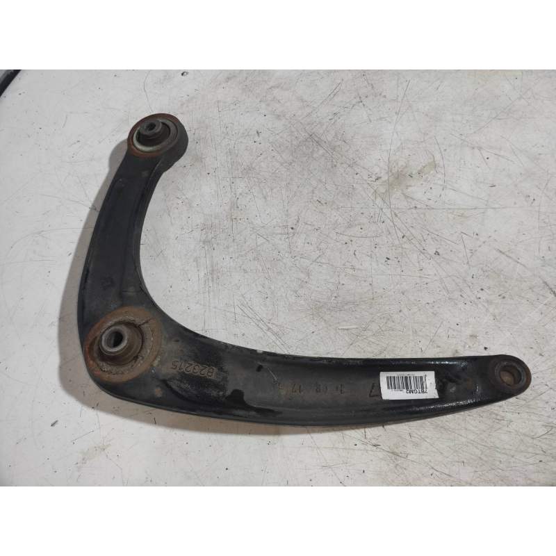 Recambio de brazo suspension inferior delantero izquierdo para peugeot 5008 allure referencia OEM IAM  16HDI 2012
