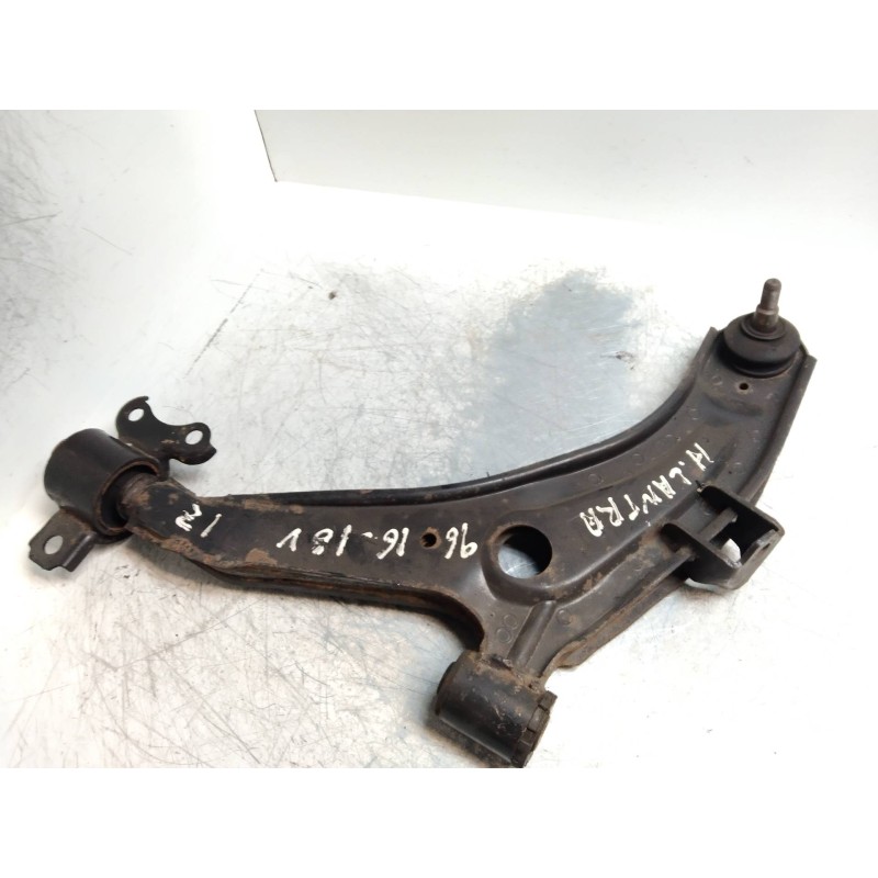 Recambio de brazo suspension inferior delantero izquierdo para hyundai lantra familiar (rd) 1.6 cat referencia OEM IAM   