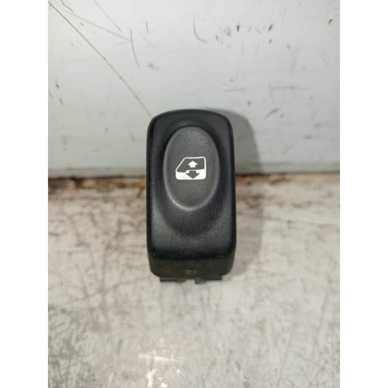 Recambio de mando elevalunas delantero izquierdo para nissan kubistar (x76) pro (l1) referencia OEM IAM   