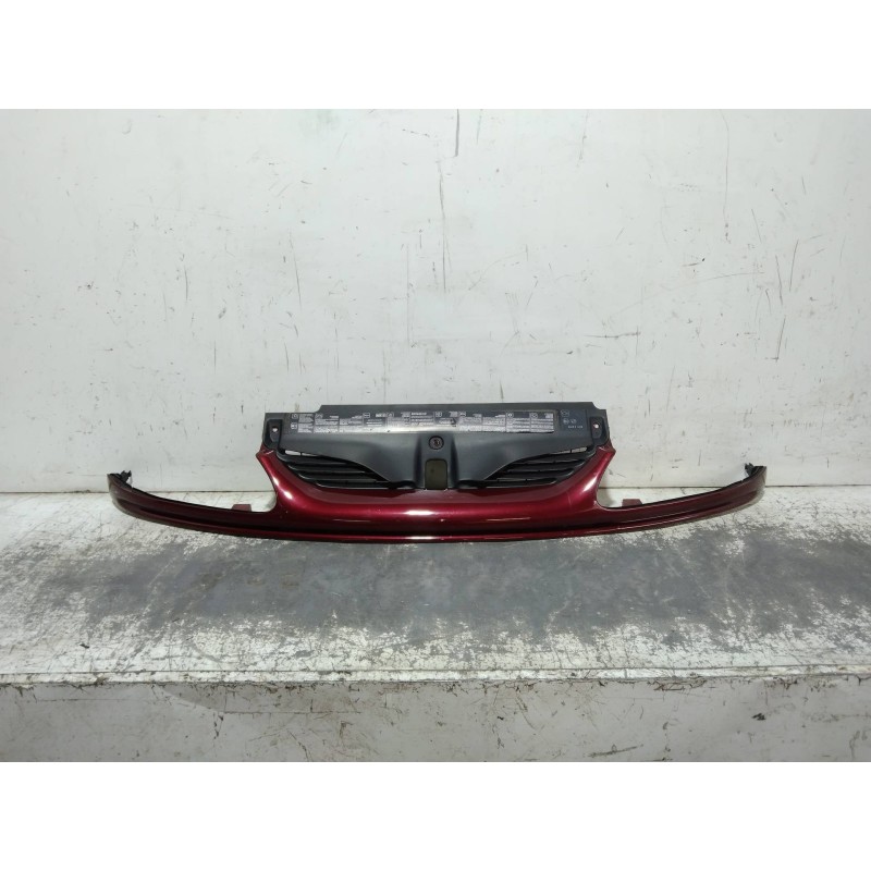 Recambio de rejilla delantera para renault laguna (b56) 2.0 d rn (b56f/g) referencia OEM IAM   