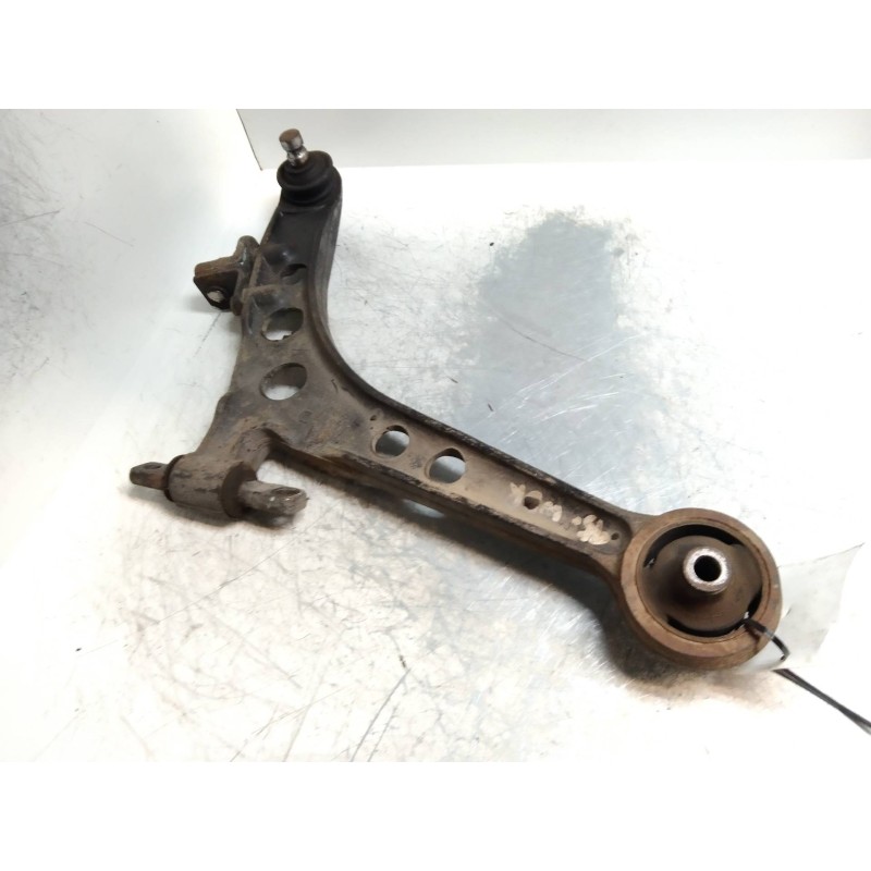 Recambio de brazo suspension inferior delantero derecho para hyundai trajet (fo) 2.0 crdi gls referencia OEM IAM   