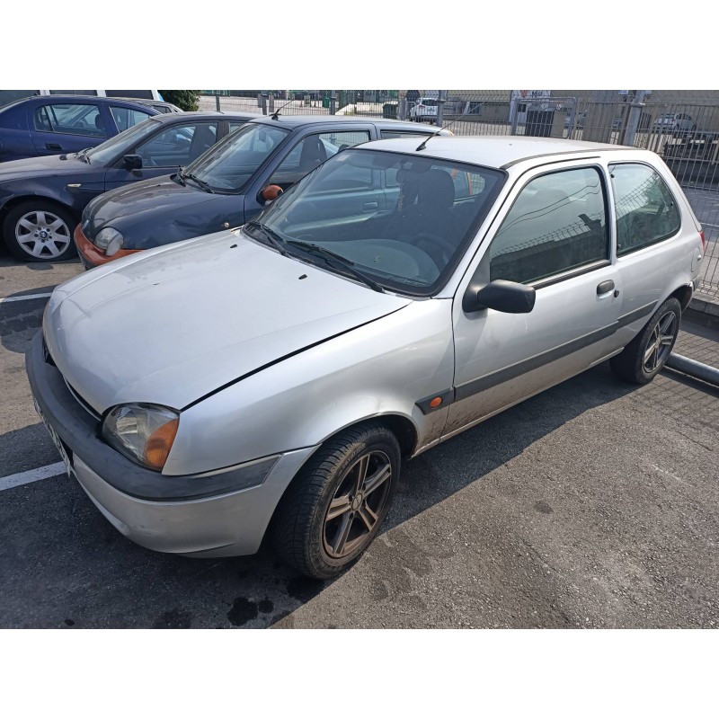 ford fiesta berlina (dx) del año 2000