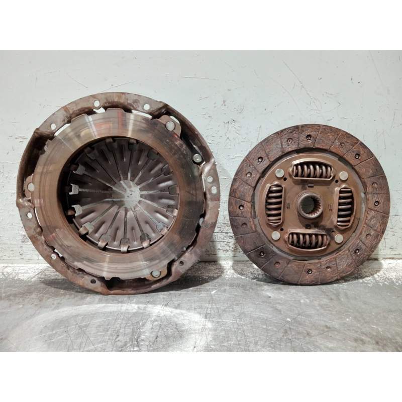 Recambio de kit embrague para suzuki grand vitara jb (jt) referencia OEM IAM ADK83131 19DDIS 2005