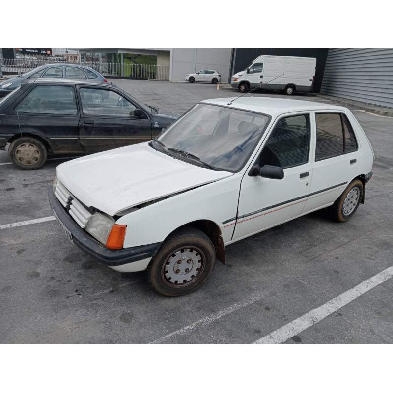 PEUGEOT 205 BERLINA