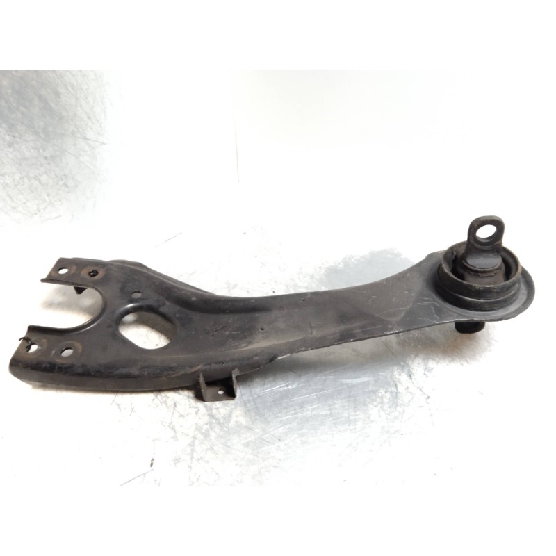 Recambio de brazo suspension inferior trasero derecho para hyundai i30 classic gls referencia OEM IAM   