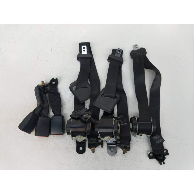 Recambio de juego cinturones trasero para mg serie 200 (rf) 1.8 cat referencia OEM IAM   3P