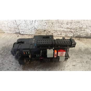 CAJA RELES / FUSIBLES 2049006301 2045458732 5DK00922514 2008