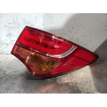 PILOTO TRASERO DERECHO 924022W1 