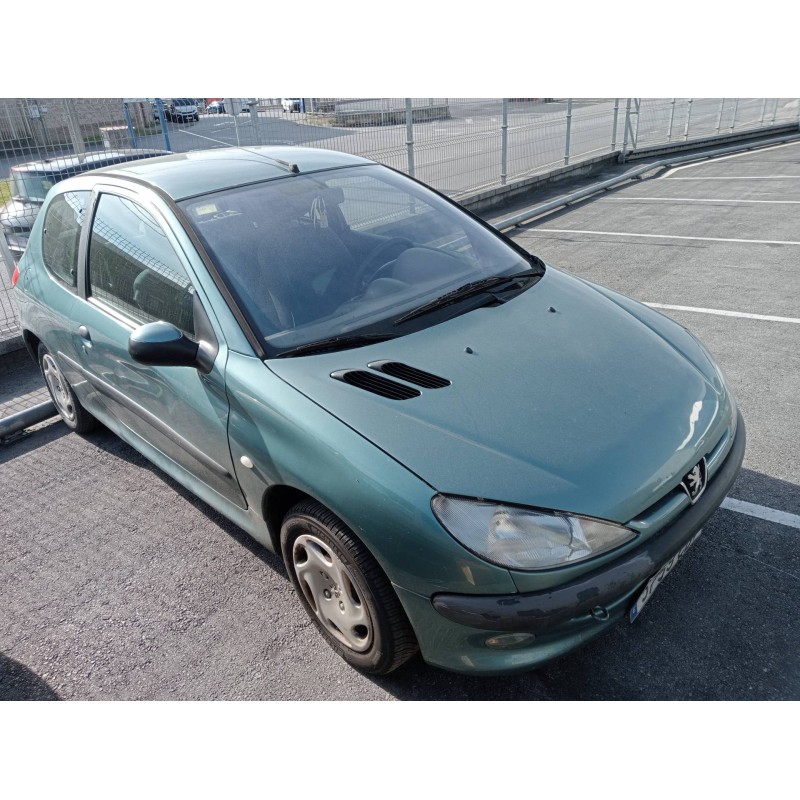 peugeot 206 berlina del año 2002