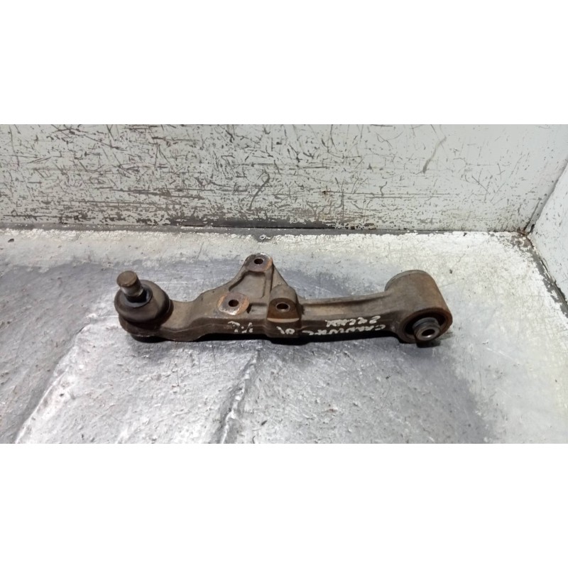 Recambio de brazo suspension inferior delantero izquierdo para kia carnival ii 2.9 cdri ex referencia OEM IAM   