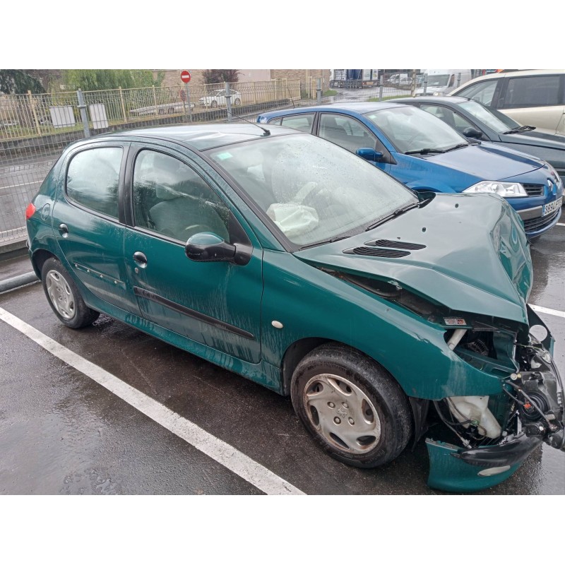 peugeot 206 berlina del año 2000