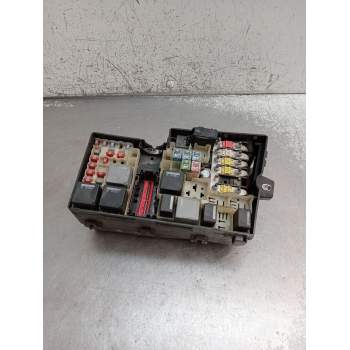 CAJA RELES / FUSIBLES 3M5T14A067BC 518804109 2005
