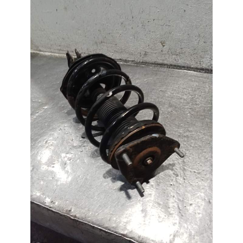 Recambio de amortiguador delantero izquierdo para hyundai elantra iii sedán (xd) 1.6 referencia OEM IAM   