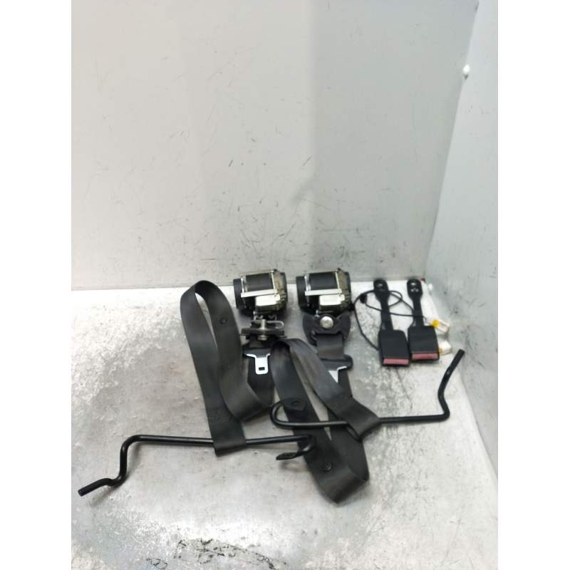 Recambio de juego cinturones delantero para citroën c4 coupé (la_) 1.4 16v referencia OEM IAM  3P 2004