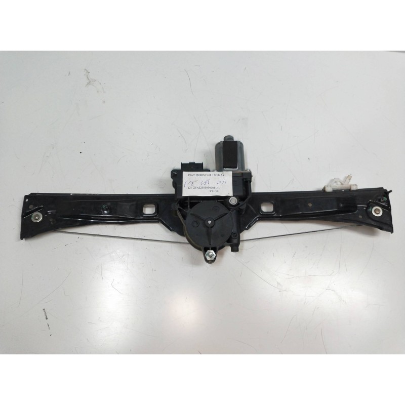 Recambio de elevalunas delantero derecho para fiat fiorino 1.3 16v jtd cat referencia OEM IAM 1354700080  5P