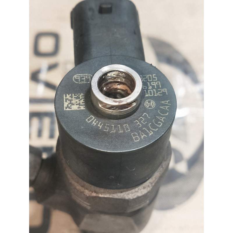 Recambio de inyector para opel astra j lim. referencia OEM IAM 3205 0445110327 BOSCH