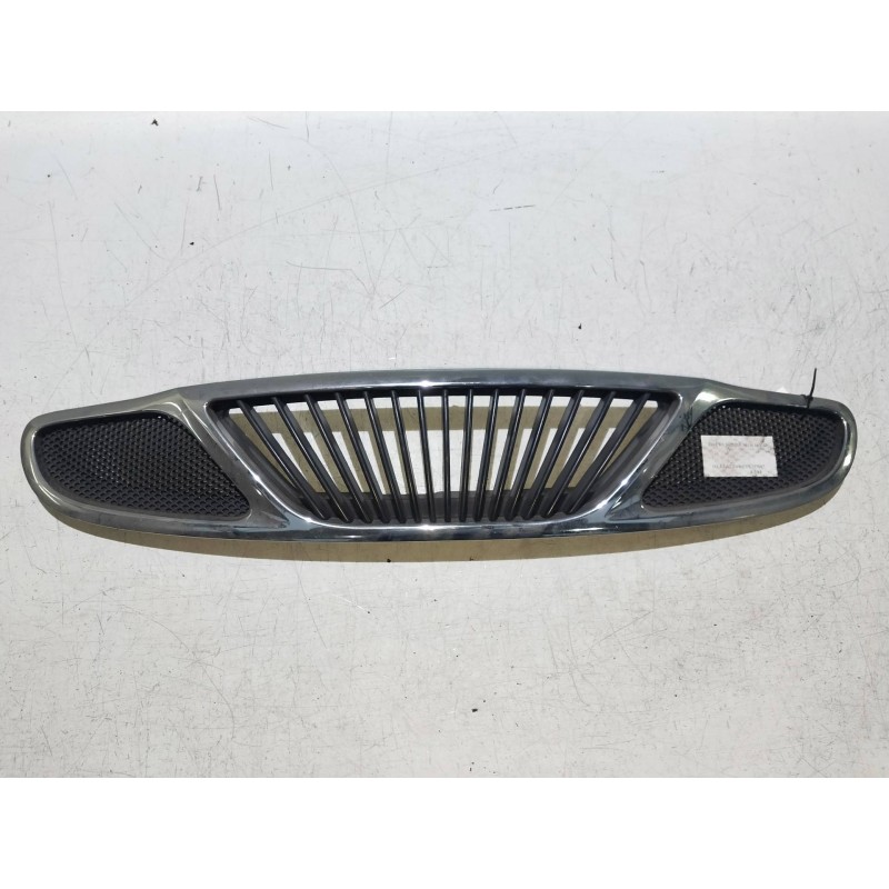 Recambio de rejilla delantera para daewoo nubira berlina 1.6 cat referencia OEM IAM 96272289  