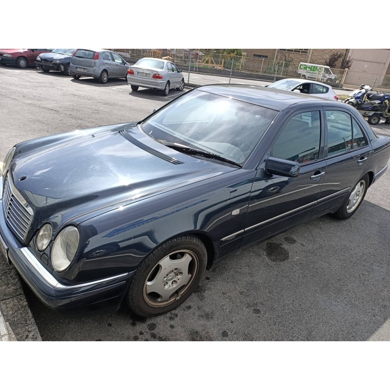 mercedes clase e (w210) berlina del año 2000