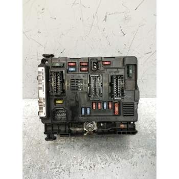 CAJA RELES / FUSIBLES 965061858000 16HDI 2005