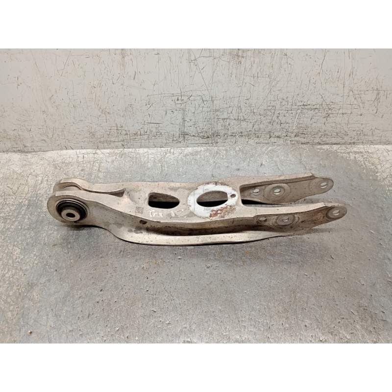 Recambio de brazo suspension inferior trasero izquierdo para audi a4 berlina (8w2) design edition referencia OEM IAM 8W0505311E 
