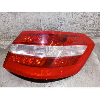 PILOTO TRASERO DERECHO A2129066701 LED 2009