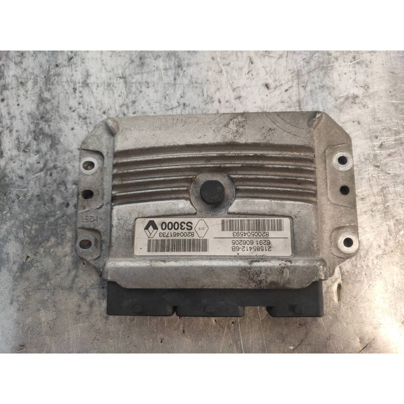 Recambio de centralita motor uce para renault clio iii confort dynamique referencia OEM IAM 215854126B 8200461733 S3000 82005045