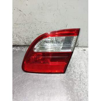 PILOTO TRASERO DERECHO INTERIOR A2118201464 RANCHERA 2002